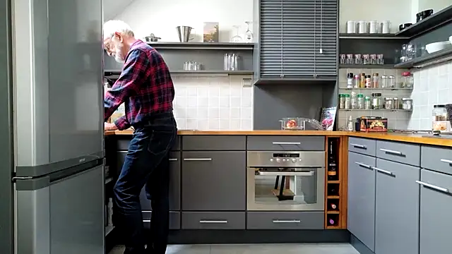 Snapshot of ewaldwillems99 chatting on January 2026 02:10:01 PM ewaldwillems99 online show from January 2026 02:10:01 PM