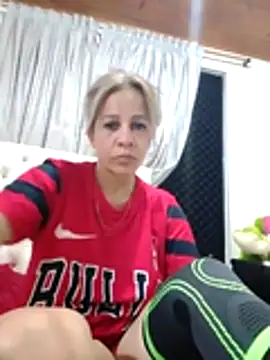 Snapshot of Alisson_Milf chatting on February 2026 12:01:01 AM Alisson Milf online show from February 2026 12:01:01 AM