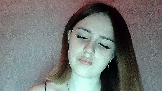 Snapshot of SweetLoraa chatting on November 2025 03:01:02 PM SweetLoraa online show from November 2025 03:01:02 PM