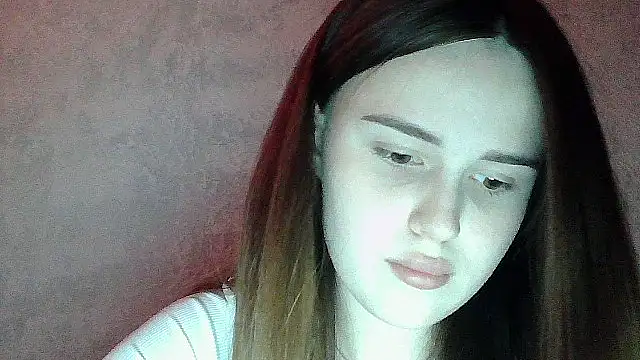 SweetLoraa online show from June 2026 06:11:01 PM