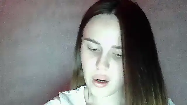 SweetLoraa online show from June 2026 07:47:01 PM