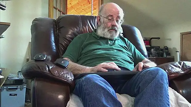 janzer13 online show from December 2025 02:13:01 PM