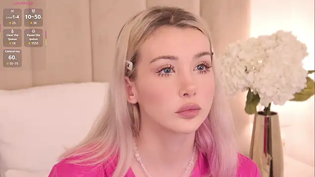 Nesolla online show from October 2025 07:03:01 PM