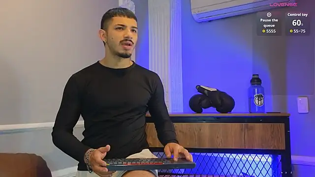 ArturoCardona  online show from December 2025 11:58:02 AM