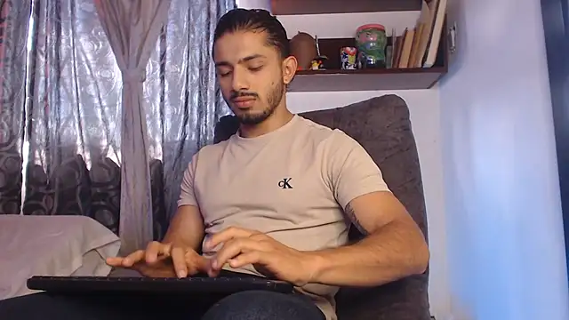 ArturoCardona  online show from July 2026 02:57:01 PM