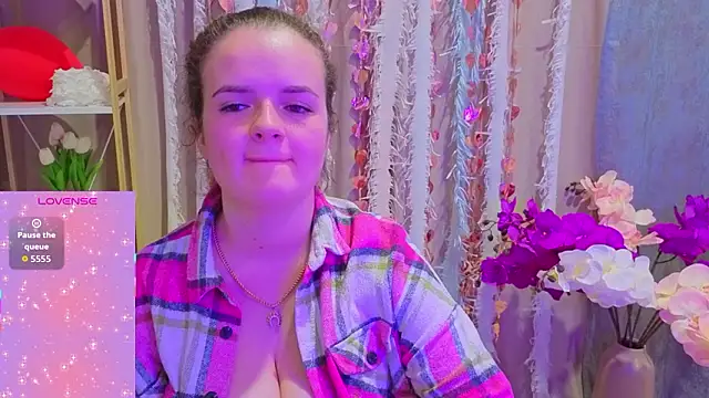 Luisa Rosee online show from March 2026 06:48:01 PM