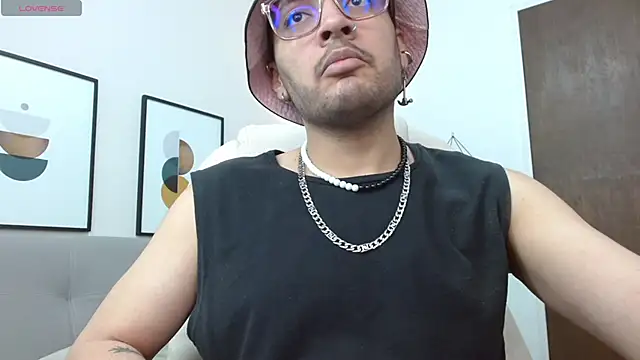   Damian    online show from November 2025 11:27:02 PM