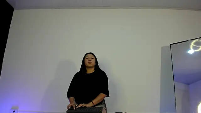 Snapshot of BellaRoux1 chatting on September 2025 11:55:02 AM BellaRoux1 online show from September 2025 11:55:02 AM