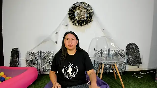 Snapshot of BellaRoux1 chatting on September 2025 12:09:01 PM BellaRoux1 online show from September 2025 12:09:01 PM