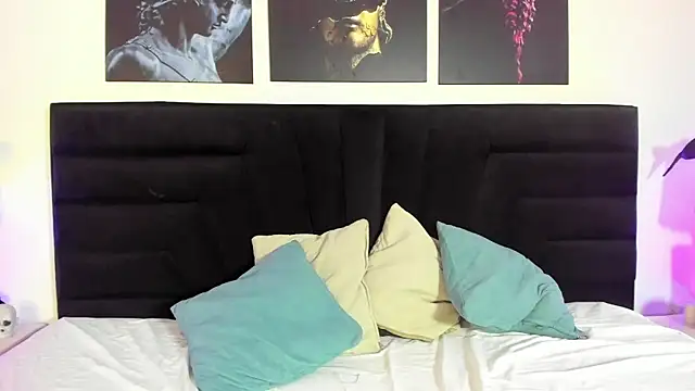 Snapshot of BellaRoux1 chatting on October 2025 12:09:01 PM BellaRoux1 online show from October 2025 12:09:01 PM