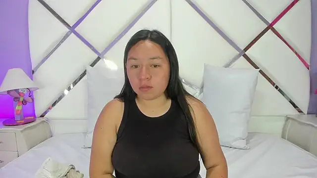 Snapshot of BellaRoux1 chatting on December 2025 12:14:02 PM BellaRoux1 online show from December 2025 12:14:02 PM