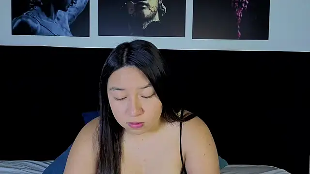 Snapshot of BellaRoux1 chatting on February 2026 12:34:01 PM BellaRoux1 online show from February 2026 12:34:01 PM