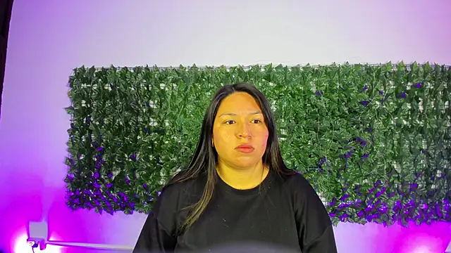 Snapshot of BellaRoux1 chatting on February 2026 12:05:02 PM BellaRoux1 online show from February 2026 12:05:02 PM