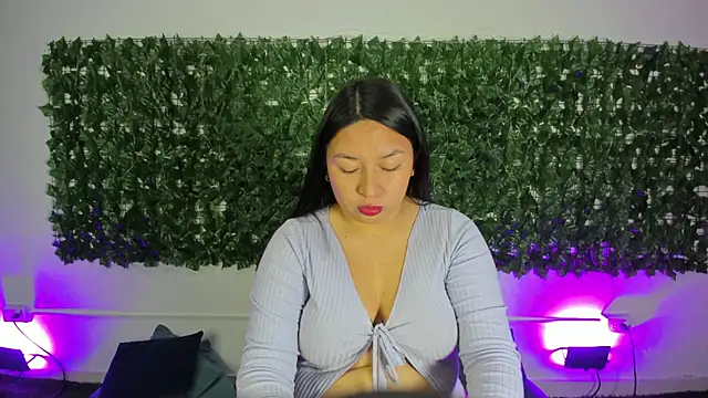 Snapshot of BellaRoux1 chatting on February 2026 12:28:01 PM BellaRoux1 online show from February 2026 12:28:01 PM