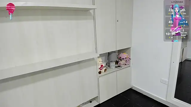 LilyWhitney online show from May 2026 04:08:01 AM