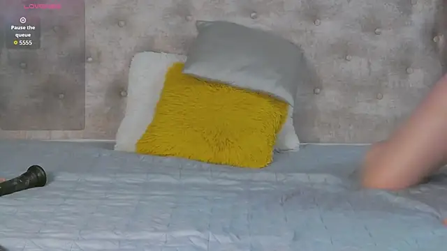 Leah Brooks online show from November 2025 04:55:01 AM