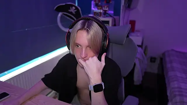 Snapshot of Serxyi chatting on September 2025 08:36:02 AM Serxyi online show from September 2025 08:36:02 AM