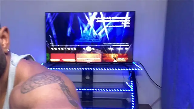 StrongP1738 online show from May 2026 05:00:01 PM