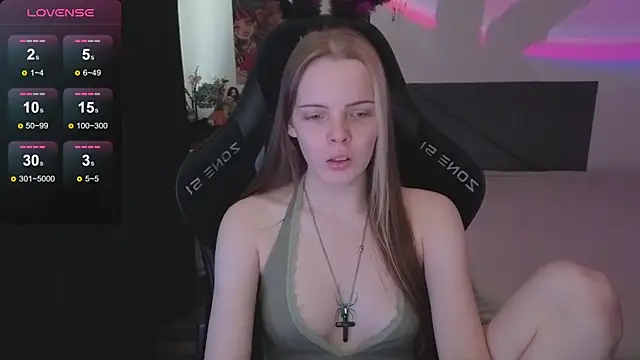 Luna Navy online show from November 2025 08:28:01 AM