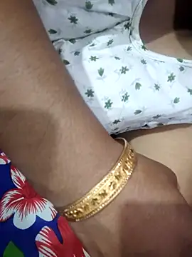 Snapshot of Bhabi-Hot0 chatting on November 2025 06:30:02 AM Bhabi-Hot0 online show from November 2025 06:30:02 AM