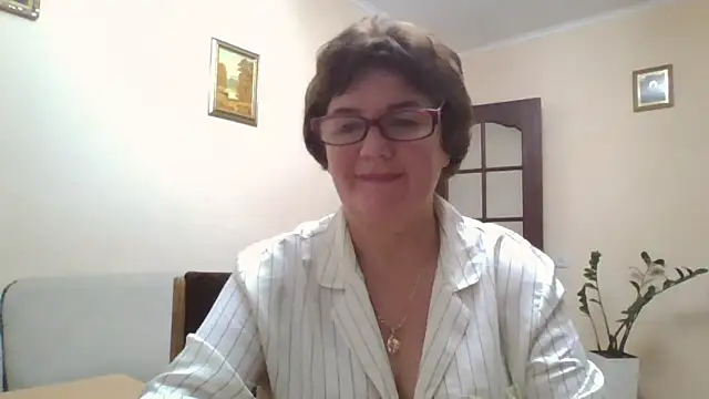 Snapshot of Galina56301 chatting on October 2025 03:43:01 PM Galina56301 online show from October 2025 03:43:01 PM
