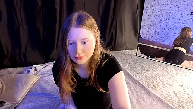 Snapshot of Lillie_Berry chatting on October 2025 04:31:02 AM Lillie Berry online show from October 2025 04:31:02 AM