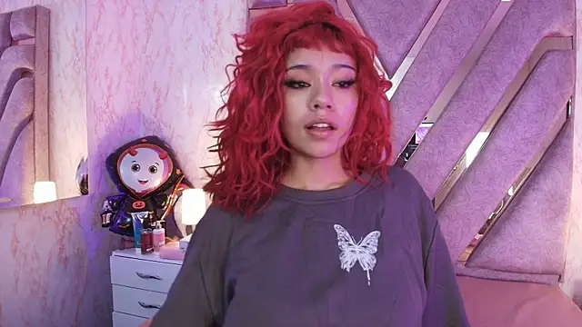 Snapshot of redd_pandaa chatting on October 2025 04:04:01 AM redd pandaa online show from October 2025 04:04:01 AM