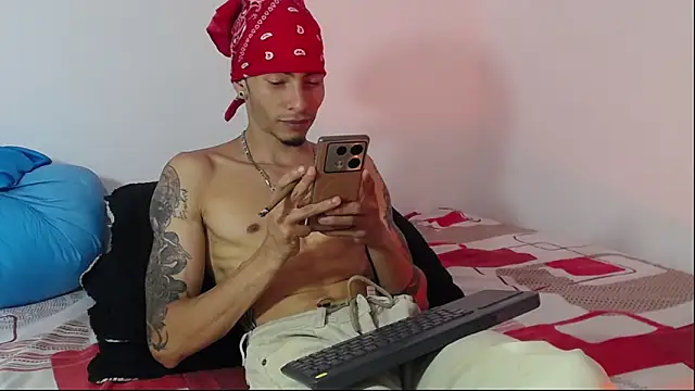 Snapshot of Daniel_laverde chatting on September 2025 07:58:02 PM Daniel laverde online show from September 2025 07:58:02 PM