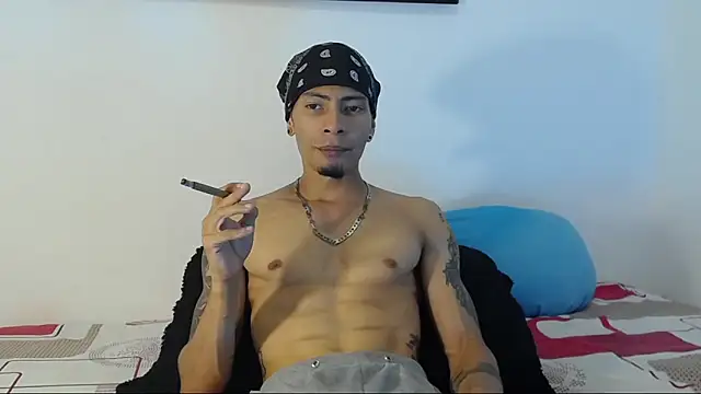 Snapshot of Daniel_laverde chatting on September 2025 06:53:02 PM Daniel laverde online show from September 2025 06:53:02 PM