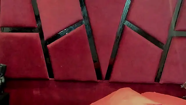 AlliceJelany online show from November 2025 07:24:02 PM