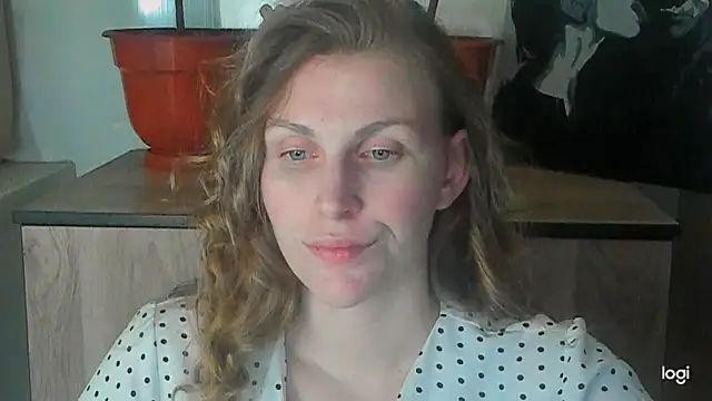 Snapshot of JuliaMuuun chatting on May 2026 09:31:01 PM JuliaMuuun online show from May 2026 09:31:01 PM