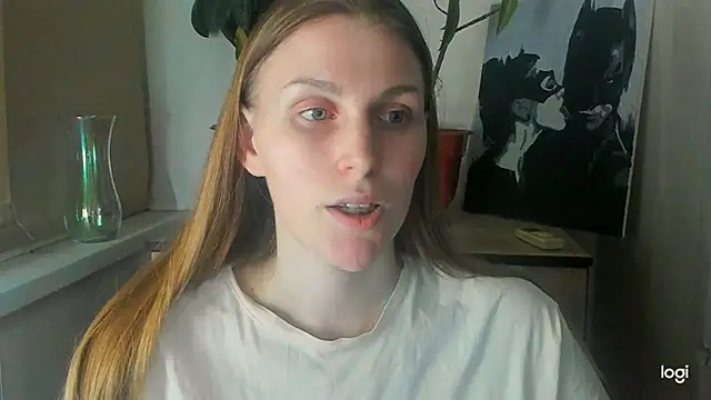 Snapshot of JuliaMuuun chatting on May 2026 06:45:02 PM JuliaMuuun online show from May 2026 06:45:02 PM