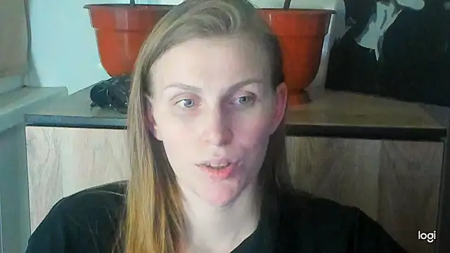Snapshot of JuliaMuuun chatting on May 2026 09:09:02 PM JuliaMuuun online show from May 2026 09:09:02 PM