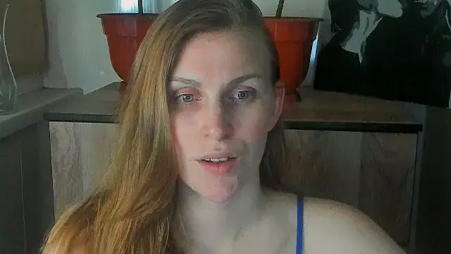 Snapshot of JuliaMuuun chatting on May 2026 07:21:01 PM JuliaMuuun online show from May 2026 07:21:01 PM