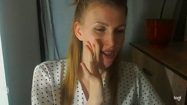 Snapshot of JuliaMuuun chatting on June 2026 08:03:01 PM JuliaMuuun online show from June 2026 08:03:01 PM