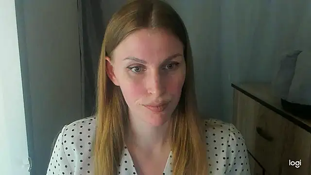Snapshot of JuliaMuuun chatting on June 2026 08:01:01 PM JuliaMuuun online show from June 2026 08:01:01 PM