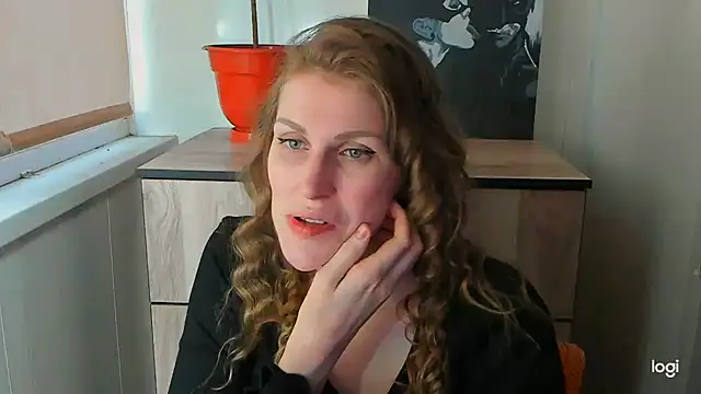 Snapshot of JuliaMuuun chatting on July 2026 01:09:02 AM JuliaMuuun online show from July 2026 01:09:02 AM