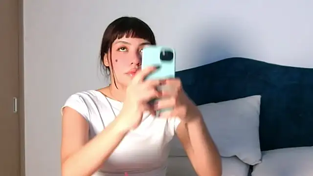 angelinhaaa online show from September 2025 02:45:01 AM