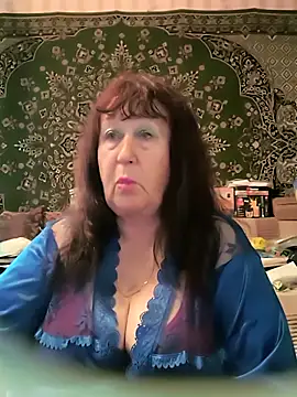 CrystalLime6411 online show from May 2026 03:28:01 PM