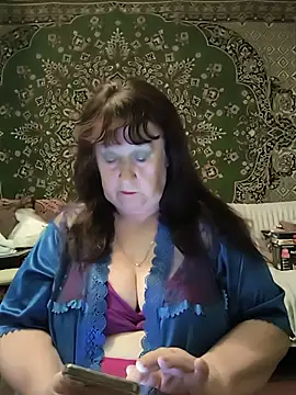 CrystalLime6411 online show from May 2026 02:07:01 AM