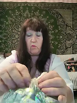 CrystalLime6411 online show from May 2026 02:27:02 PM