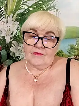 VioletSweet5566 online show from May 2026 12:00:02 PM