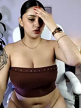 Snapshot of Julieta92_ chatting on February 2026 11:31:01 PM Julieta92 online show from February 2026 11:31:01 PM