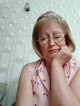 Snapshot of AlikaSwan5821 chatting on June 2026 12:50:02 PM AlikaSwan5821 online show from June 2026 12:50:02 PM