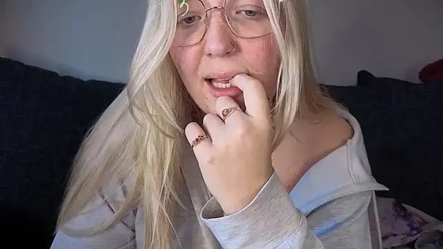 Snapshot of Daisyxoxo_ chatting on November 2025 10:17:01 AM Daisyxoxo online show from November 2025 10:17:01 AM