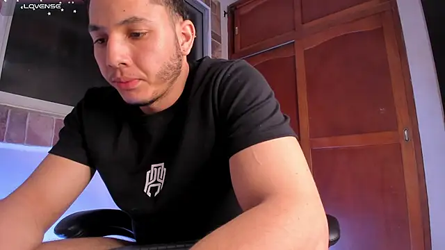 Snapshot of max_valiant1 chatting on January 2026 07:12:02 AM max valiant1 online show from January 2026 07:12:02 AM