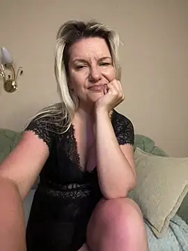 AliceSwan4011 online show from July 2026 01:58:33 AM