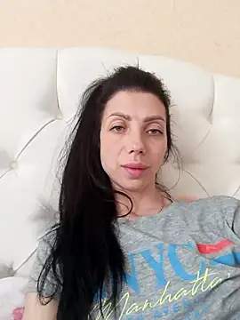 Snapshot of Princessa99885 chatting on June 2026 01:43:02 PM Princessa99885 online show from June 2026 01:43:02 PM