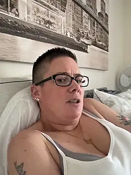 Snapshot of voluptuous-minx chatting on December 2025 09:59:02 AM voluptuous-minx online show from December 2025 09:59:02 AM