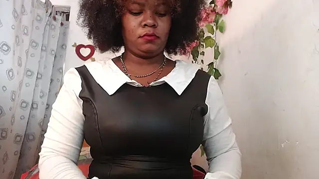 Snapshot of LULU_ALANAA_ chatting on September 2025 02:17:02 PM LULU ALANAA online show from September 2025 02:17:02 PM